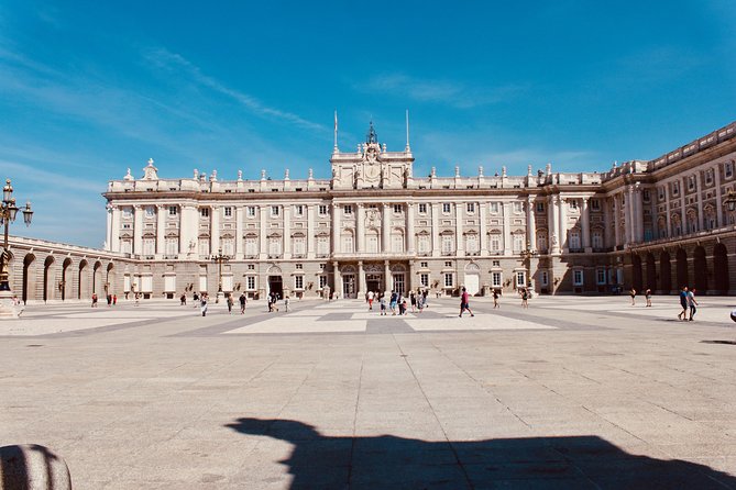 Madrid Royal Palace and Prado Museum Private Tour with Transfers - How personal is the private format?