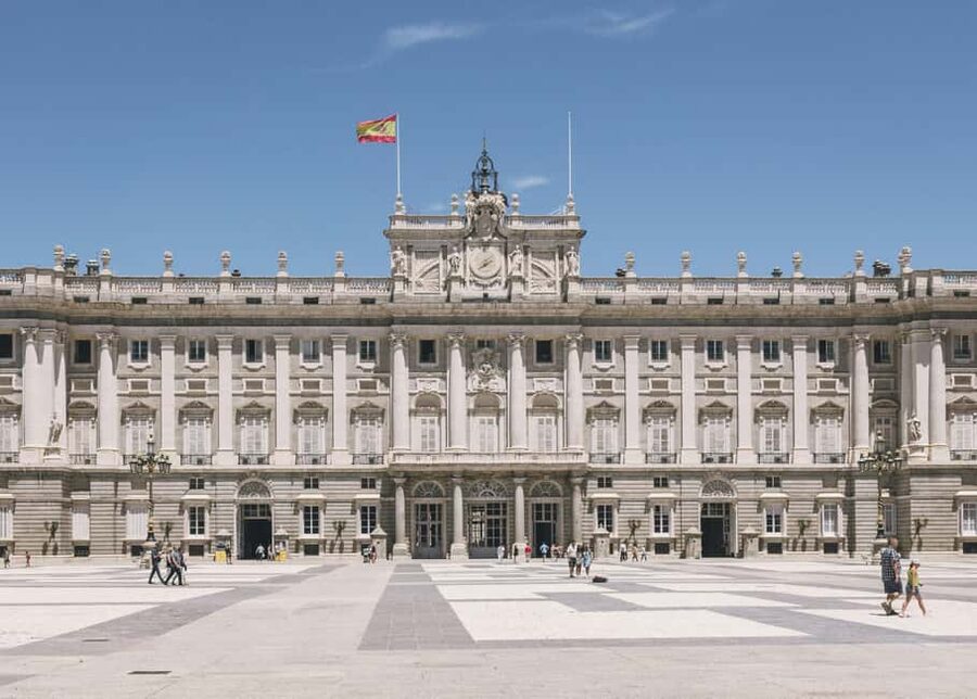 Madrid: Royal Palace Entry with Audio Guide - Who will enjoy this experience most?