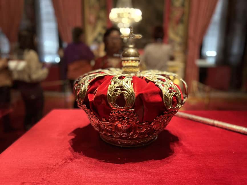 Madrid: Royal Palace Guided Shared Group Tour - Key points to know before booking