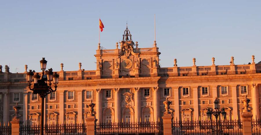 Madrid: Royal Palace Guided Tour with Entry Ticket - Key things to know before booking