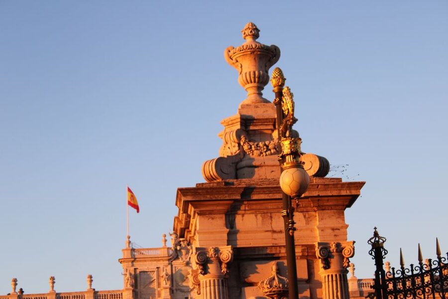 Madrid: Royal Palace Guided Tour with Entry Ticket - The Royal Palace rooms and their different moods