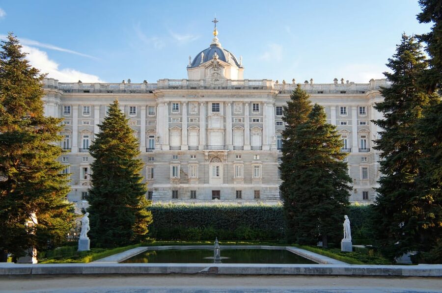 Madrid: Royal Palace Guided Tour with Skip-the-Line Entry - State rooms: ceremony in full display