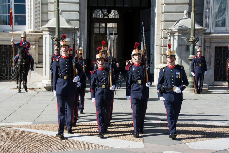 Madrid: Royal Palace Guided Tour with Skip-the-Line Entry - Timing, pace, and what you will not get
