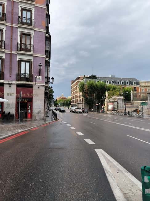 Madrid: Royal Palace Private Tour with Tickets - Is $363 good value for one private group?
