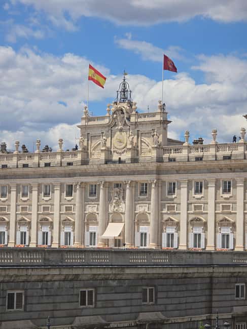 Madrid: Royal Palace Small Group Tour with Skip-the-Line - Entering the Gasparini Room