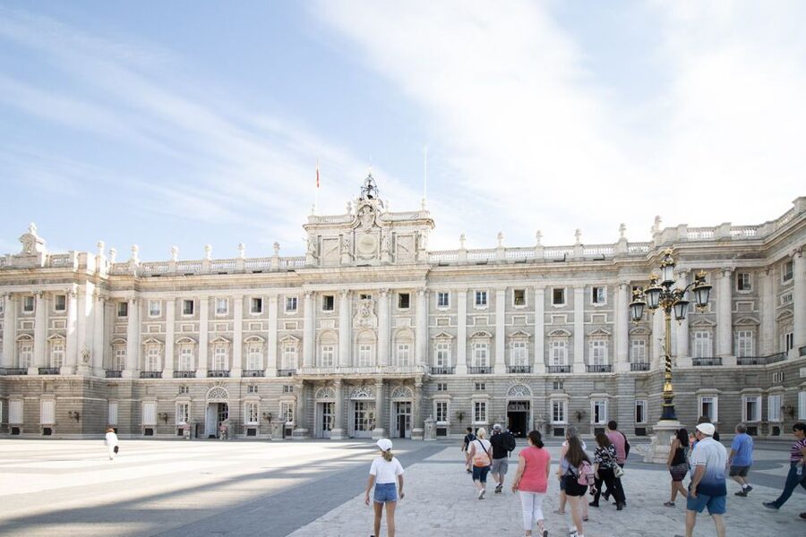 Madrid: Royal Palace Tour, Flamenco Show, & Tapas with Drink - Meeting At Opera And Entering The Royal Palace