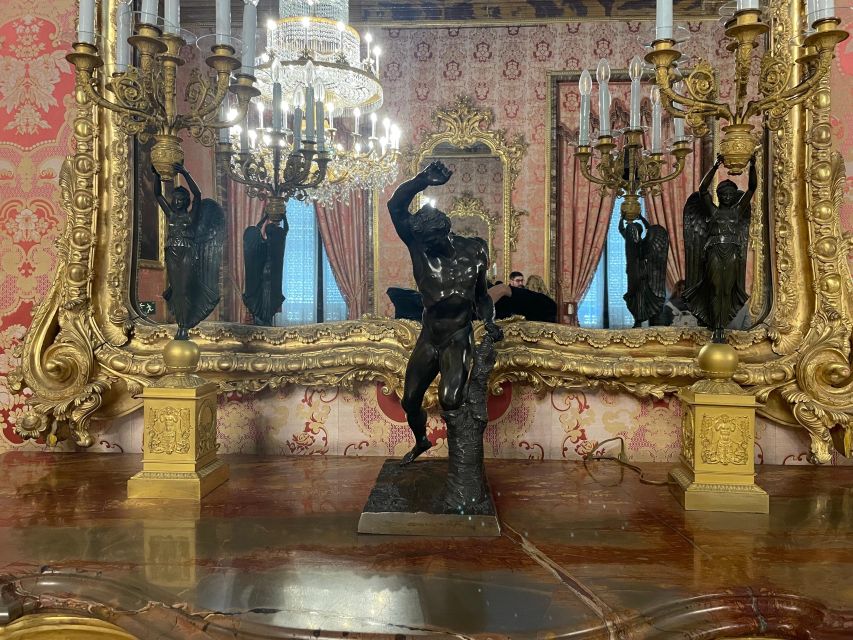 Madrid: Royal Palace tour - semi private or private - Private or Small Group: Which Option Fits?