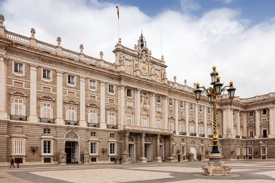 Madrid: Royal Palace VIP Tour with Skip-the-Line Ticket - Key points to know before you book