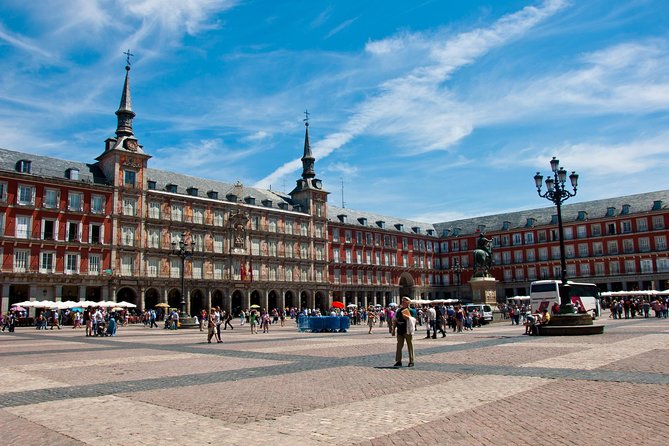 Madrid Sightseeing Tour with Royal Palace Skip the Line Ticket - Moorish Madrid and the old city center