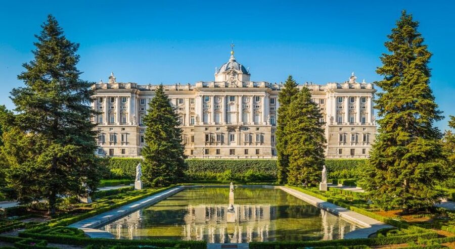 Madrid: VIP Private visit to Royal Palace and Prado Museum - Entering the Royal Palace with fewer delays