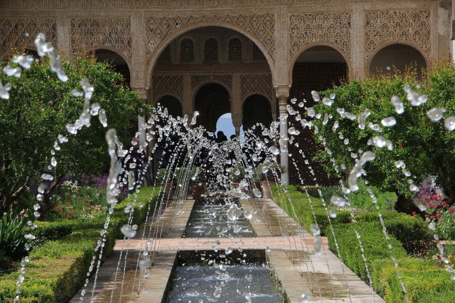 Malaga: Granada Day Trip with Alhambra, Palaces and Gardens - Key points to know before booking