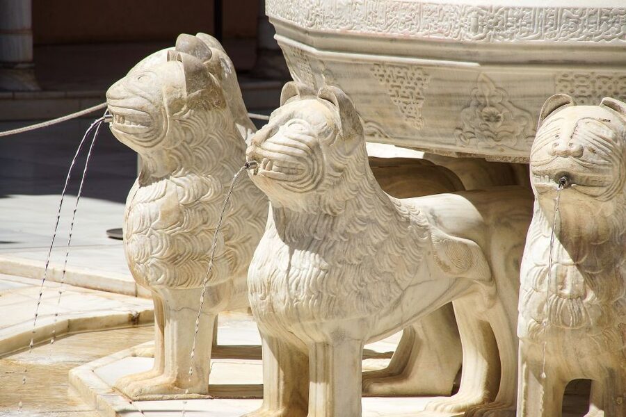 Malaga: Granada Day Trip with Alhambra, Palaces and Gardens - What you will not have time to do