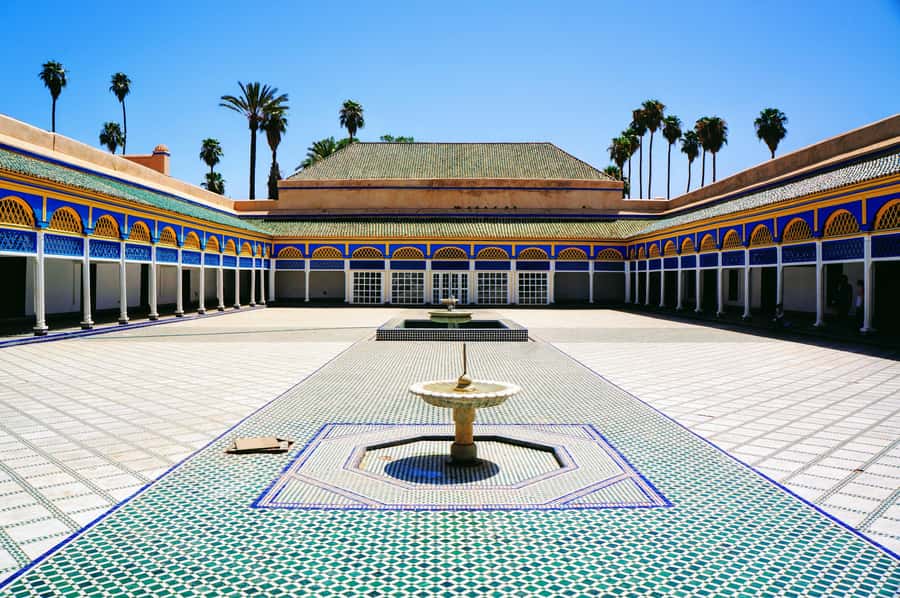 Marrakech: Bahia Palace Guided Tour with Skip-the-Line Entry - Walking from the square into the old Medina