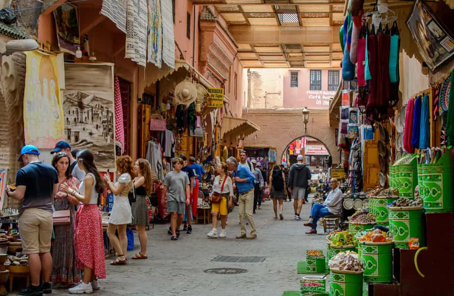 Marrakech: Bahia Palace, Saadian Tombs & Medina Guided Tour - Walking the Medina and its working souks