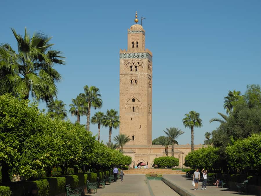 Marrakech: Bahia Palace, Saadian Tombs & Medina Walking Tour - Bahia Palace is the tour’s decorative centerpiece