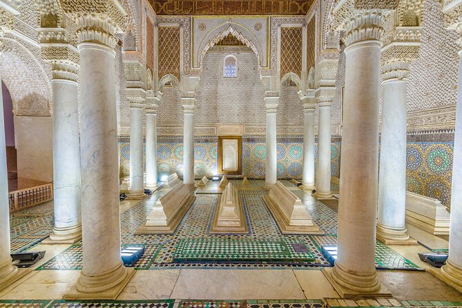 Marrakech: Bahia Palace, Saadian Tombs, Souk and Medina Tour - The Saadian Tombs and the problem of timing