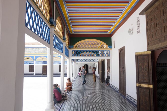 Marrakech: Bahia Palace, Saadian Tombs, Souk and Medina Tour - Into the souks and the Medina