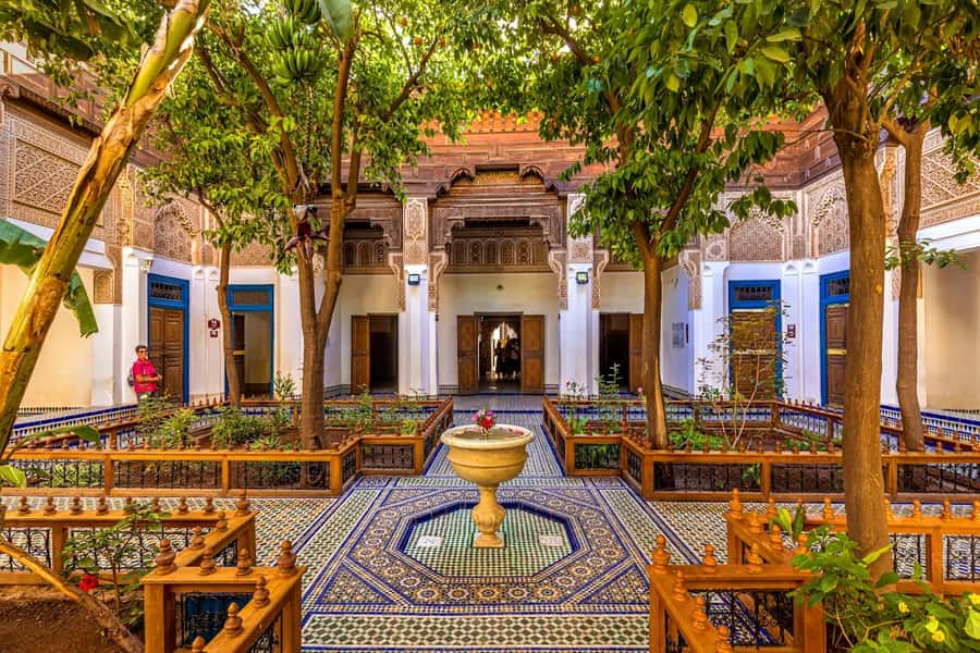 Marrakech: Bahia Palace, Saadian Tombs & Top Highlights Tour - Why this four-hour walk works well in Marrakech