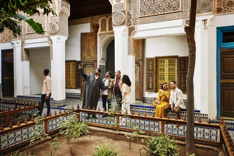Marrakech: Bahia Palace, Saadian Tombs & Top Highlights Tour - Koutoubia Mosque and the city’s famous minaret