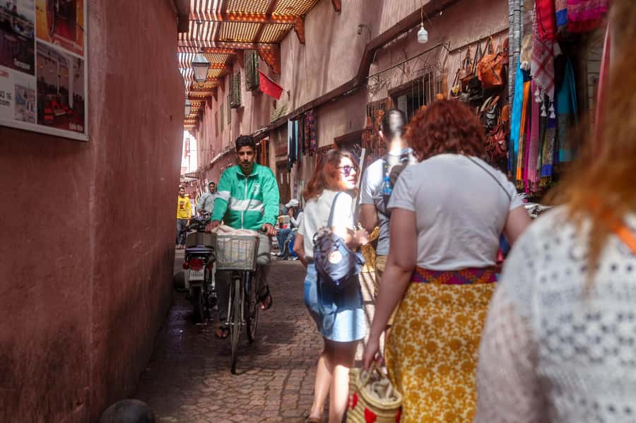 Marrakech: Medina, Souks, Artisans Guided Tour with Mint Tea - Rahba Lakdima and the spice stalls