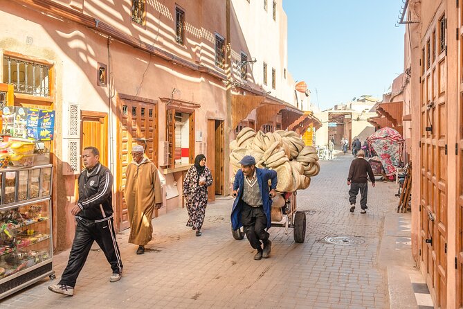 Marrakech: Palace, Museum, Madrasa & Medina Highlights Tour - Bahia Palace and its quiet courtyards