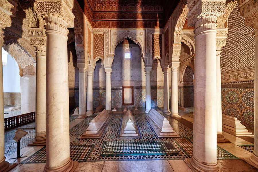 Marrakech: Saadian Tombs, Bahia Palace, Medina and Souk Tour - Saadian Tombs and the Saadian rulers