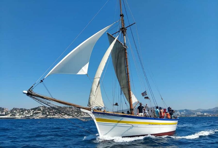Marseille: Château d'If and Frioul Calanques Sailing Cruise - The cove stop: coffee, PAC, and a possible swim