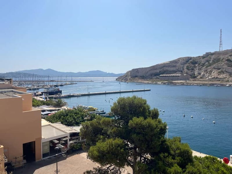 Marseille: Set sail for the Château d'If and the Frioul Islands - Starting beneath the Mucem footbridge