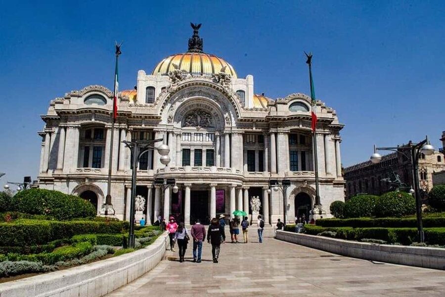 Mexico City: Exclusive Tour of Palacio de Bellas Artes - Why the guide matters more than the ticket