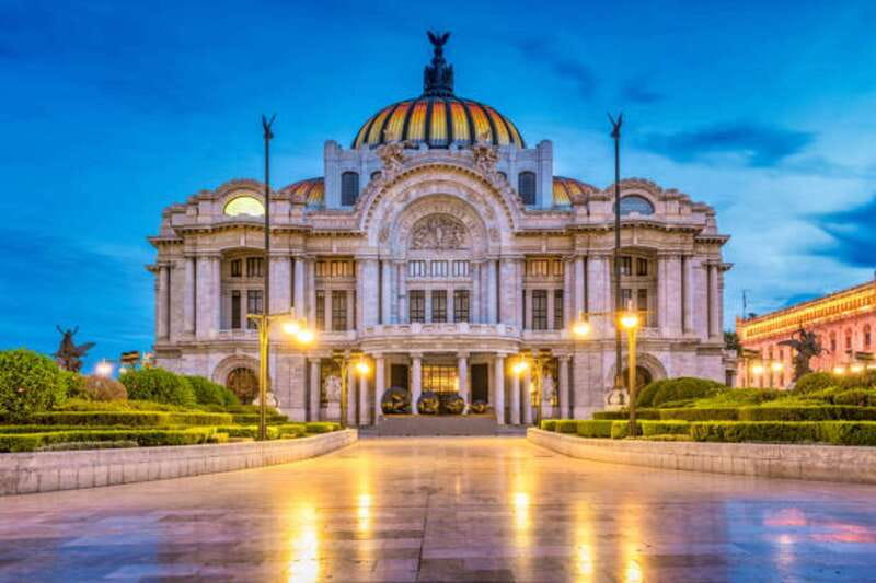 Mexico City Must-see Buildings & Palaces - What The Guide Adds To The Experience