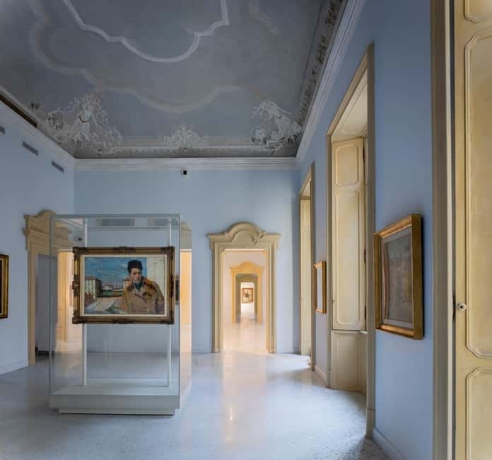 Milan: Palazzo Citterio Entry Ticket & Audio Guide App - Entering the neoclassical palazzo
