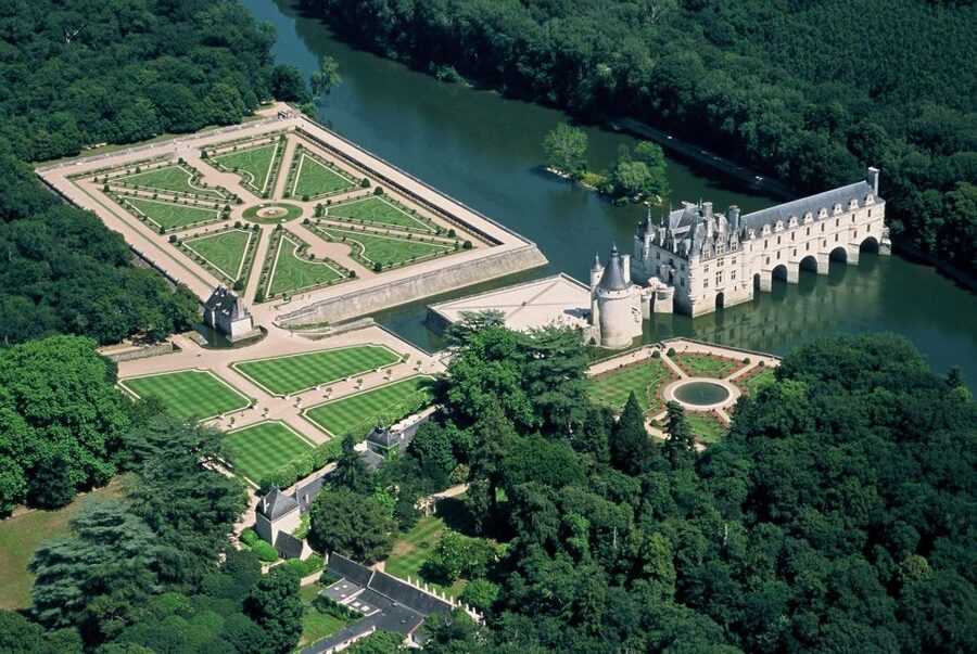 Mont Saint-Michel & Chateaux Country 3-Day Tour from Paris - Normandy’s serious side: Omaha Beach, Rouen, and Honfleur