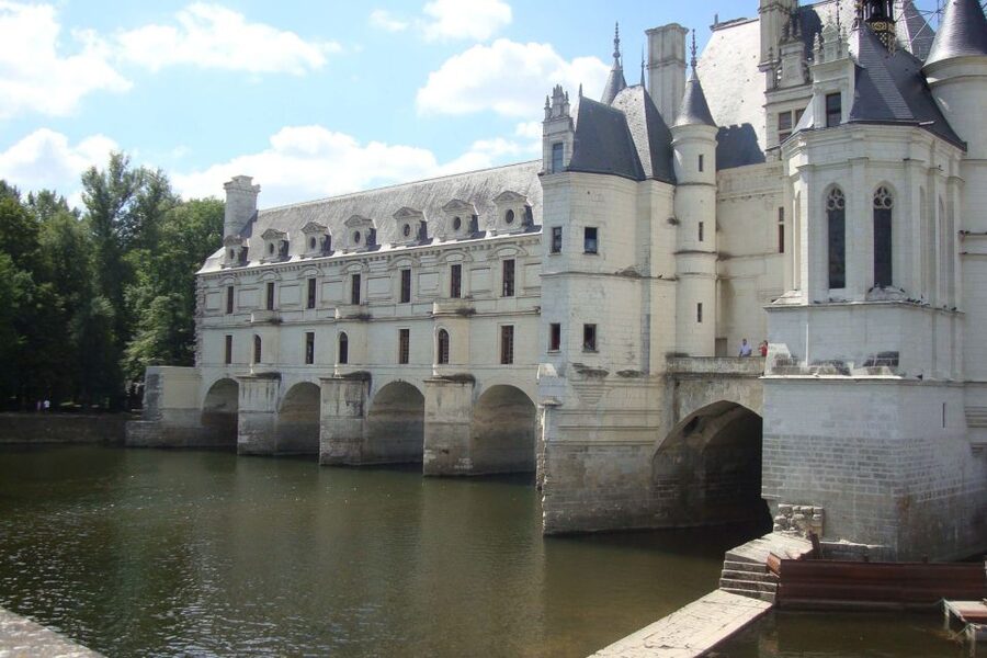 Mont Saint-Michel & Chateaux Country 3-Day Tour from Paris - Who should book this three-day route?