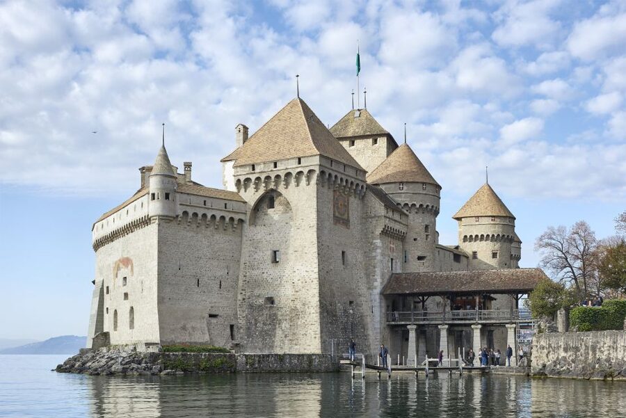 Montreux: Chateau Chillon Entrance Ticket - The Great Halls and Savoy life