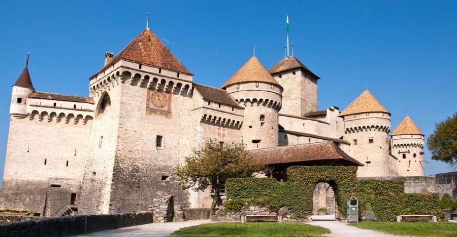Montreux: Chateau Chillon Entrance Ticket - The castle setting on Lake Geneva