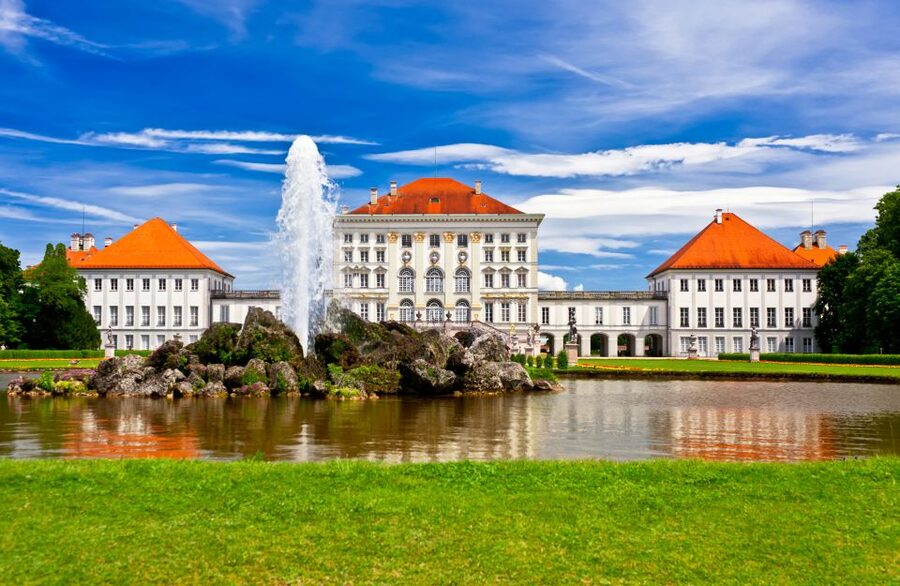 Munich: Nymphenburg Palace Skip-the-Line Private Guided Tour - Entering the palace and its Baroque rooms