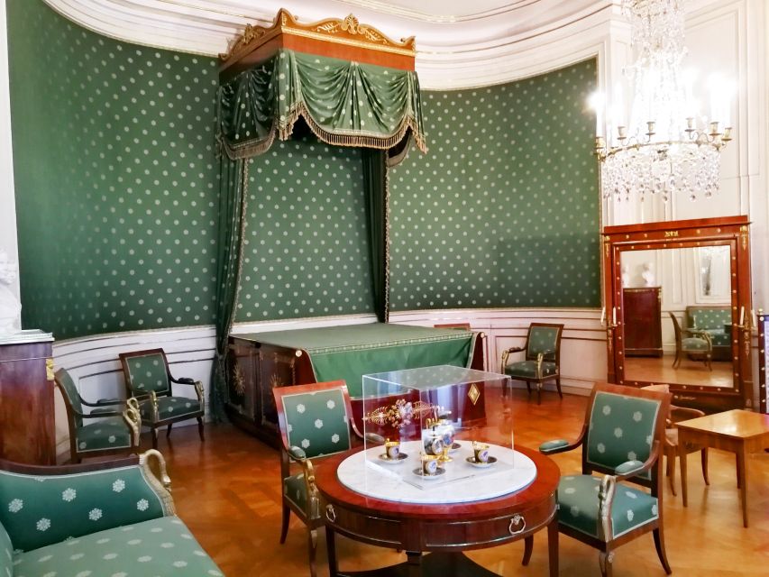 Munich: Nymphenburg Palace with official Guide - The Stone Hall and the theatre of court life