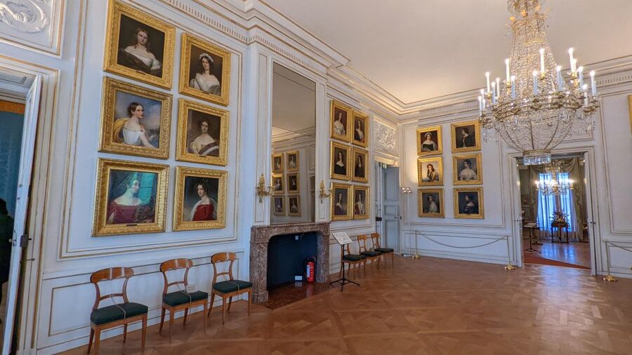 Munich: Nymphenburg Palace with official Guide - The Queen’s apartment and Ludwig II’s birth room