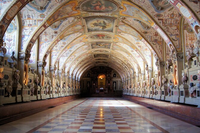 Munich: Residenz Palace, Museum and Treasury Private Tour - The 2-hour palace route: a focused royal introduction