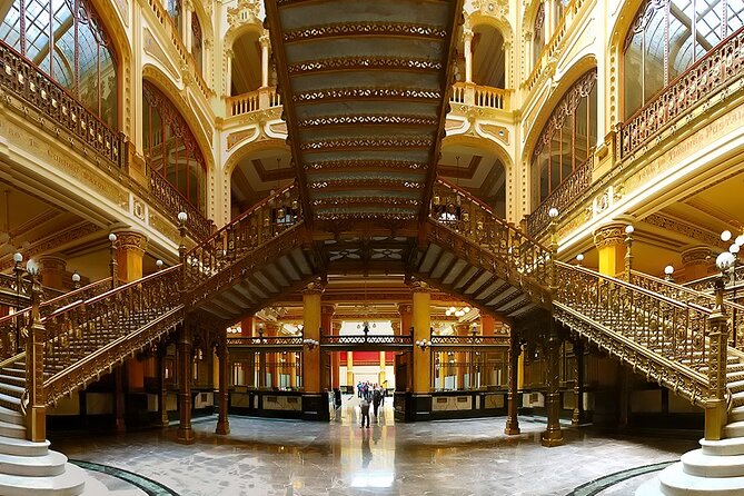 Must-see Buildings & Palaces of Mexico City - Alameda Central as a useful extra stop