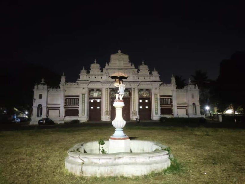Mysore: Palace, Art Gallery & Devaraja Market Walking Tour - Key points at a glance