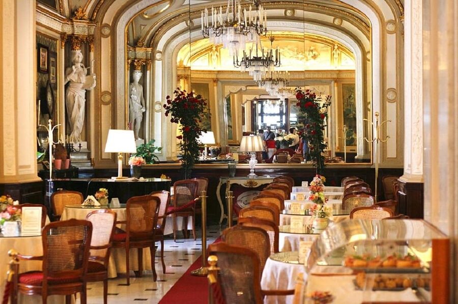 Naples: Royal Palace and Spanish Quarter Guided Tour - Inside The Royal Palace Of Naples