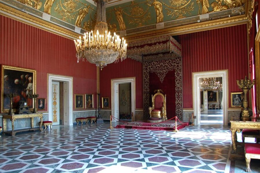 Naples: Royal Palace and Spanish Quarter Private Tour - Timing, walking, and what to bring