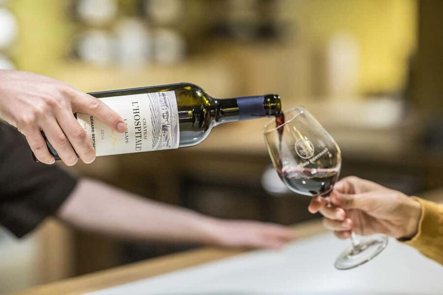 Narbonne : Guided Tour of the Château l'Hospitalet & Tasting - Starting at the Château l’Hospitalet boutique
