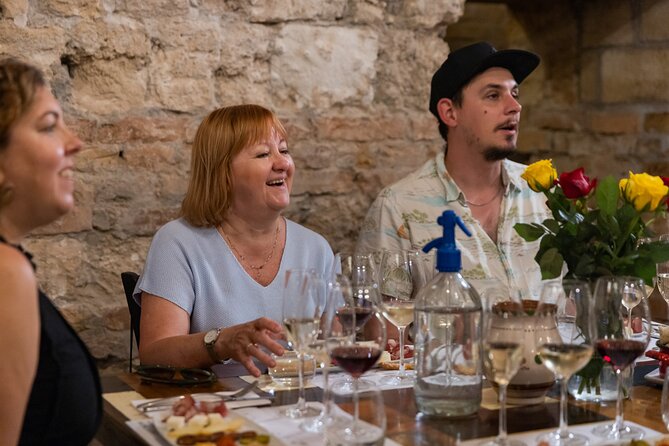 Palace District Evening Culinary, Wine, and History Walk - How the guides shape the evening