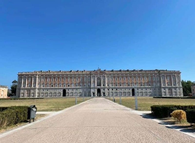 PALACE OF CASERTA: PRESTIGE TOUR FROM NAPLES - Arriving at the Royal Palace of Caserta