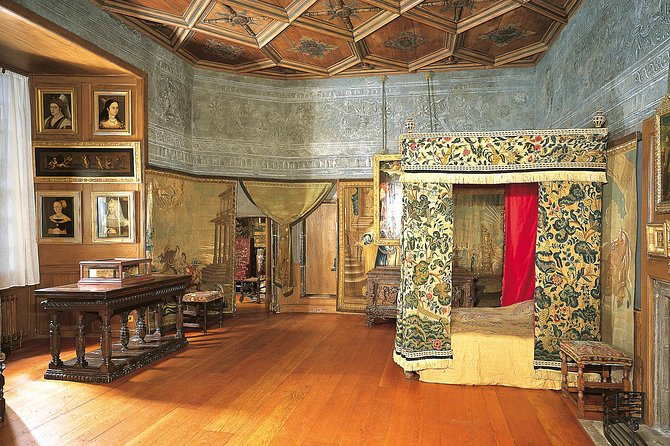 Palace of Holyroodhouse Admission Ticket - The multimedia guide is the key to the visit