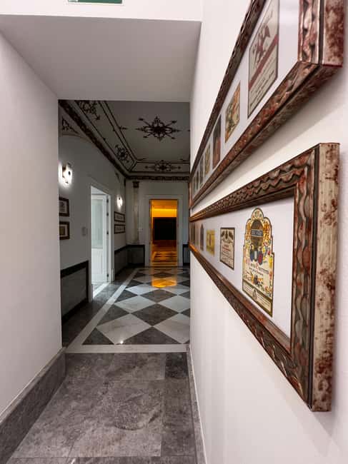 Palacio San Dionisio - Sherry Wine Museum - The vineyard, bottles, and cooperage story