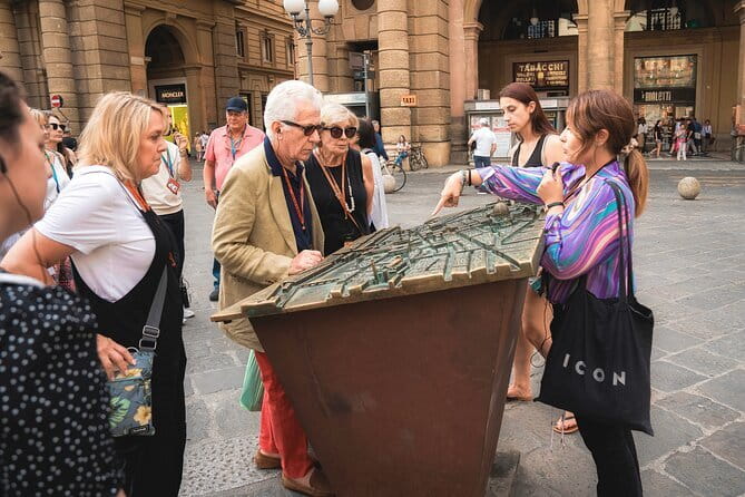 Palazzo Vecchio guided experience with entrance ticket - Group size, English, and guide quality