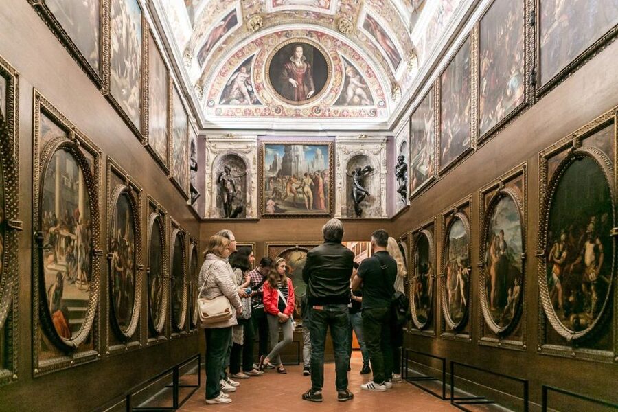 Palazzo Vecchio: Skip-the-Line Entry and Secret Passage Tour - Why Palazzo Vecchio’s secret passages are worth your time